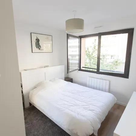 Lovely Flat With A Balcony In Булонь-Бийанкур